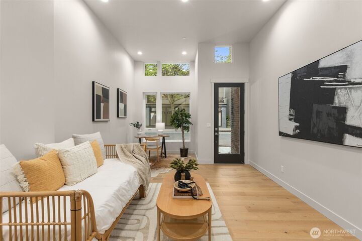 Property Photo:  1104 B  34th Avenue  WA 98122 