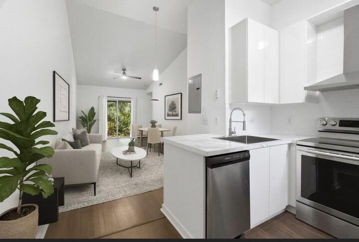 Property Photo:  6207 Garden Court  FL 33314 