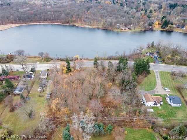 Property Photo:  Lot 2 W Walton  MI 48329 