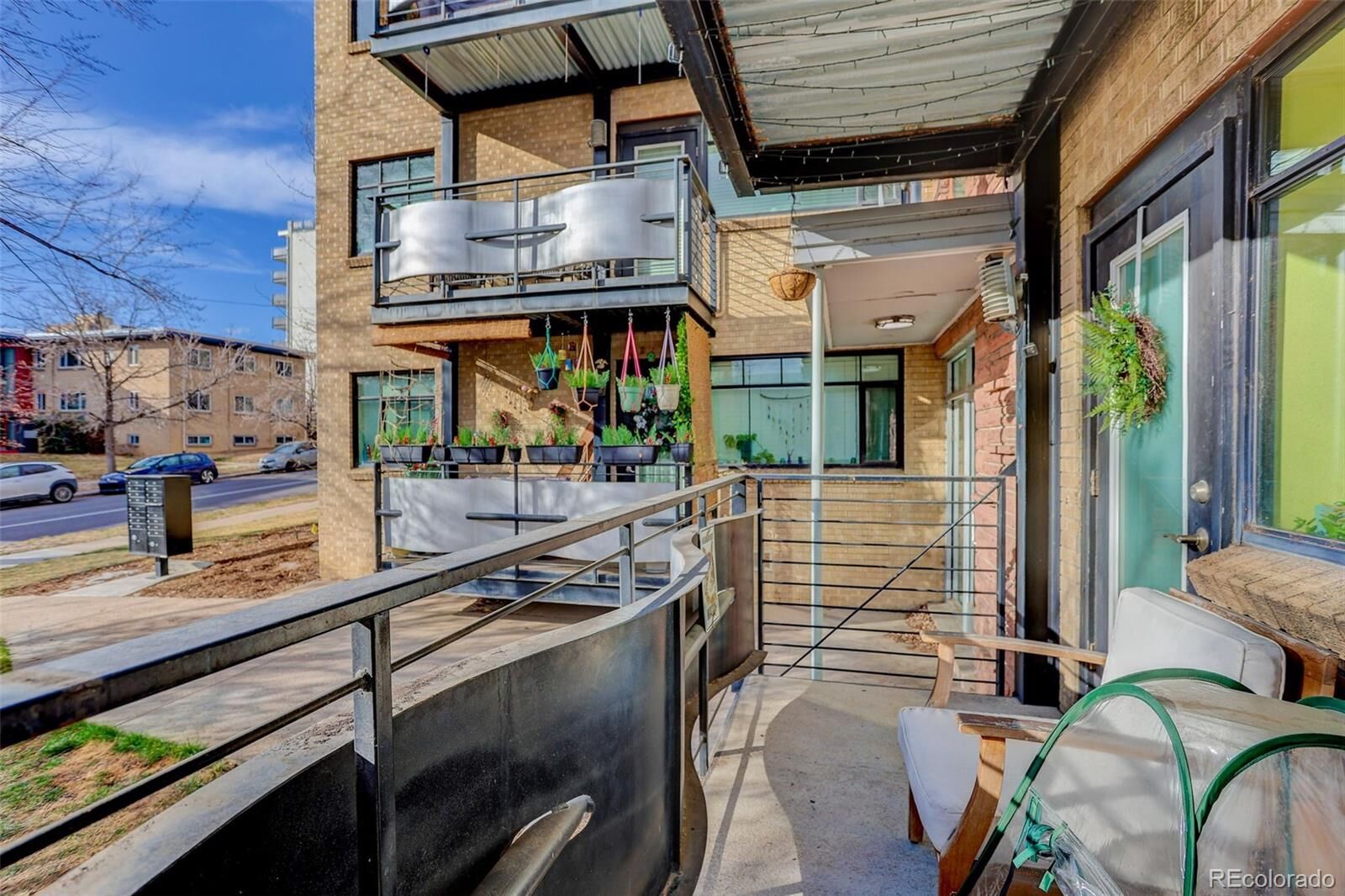 Property Photo: 636 N Washington Street 101 CO 80203