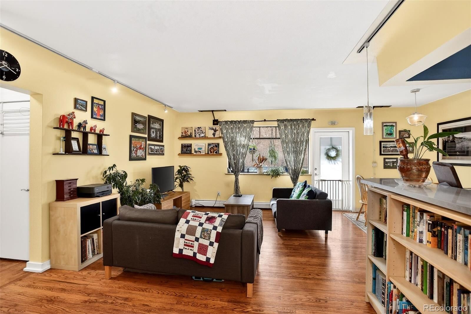 Property Photo: 636 N Washington Street 101 CO 80203