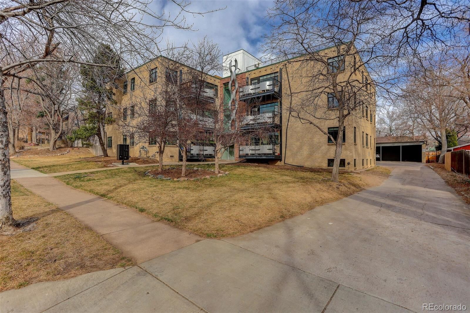 Property Photo:  636 N Washington Street 101  CO 80203 