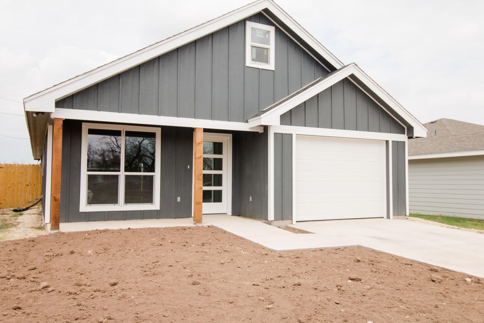 Property Photo:  1806 Ellis Street  TX 76905 