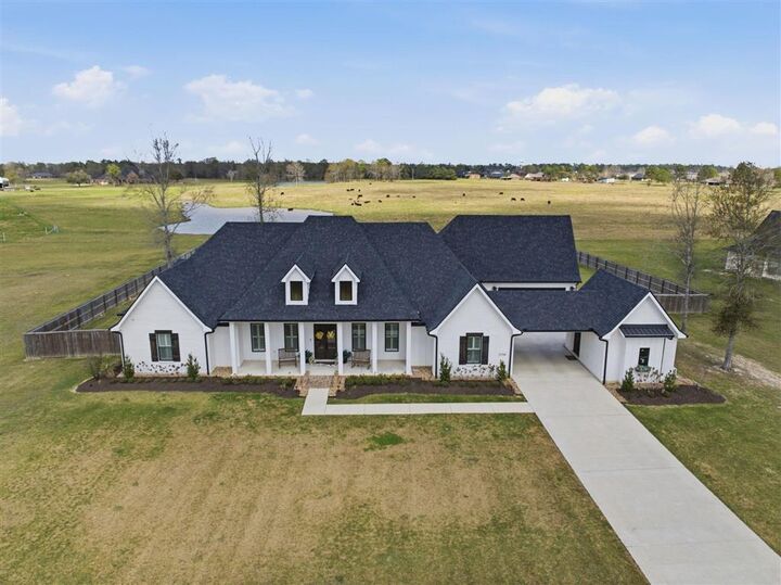 Property Photo:  2706 Coffey Farms Road  LA 70611 