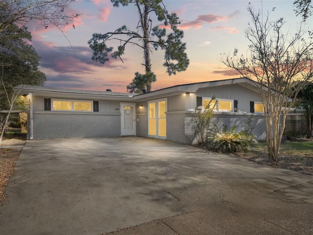 Property Photo: 1802 17th Street LA 70601