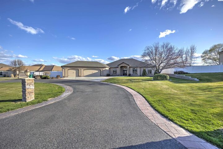 Property Photo:  103007 Heather Drive  WA 99338 