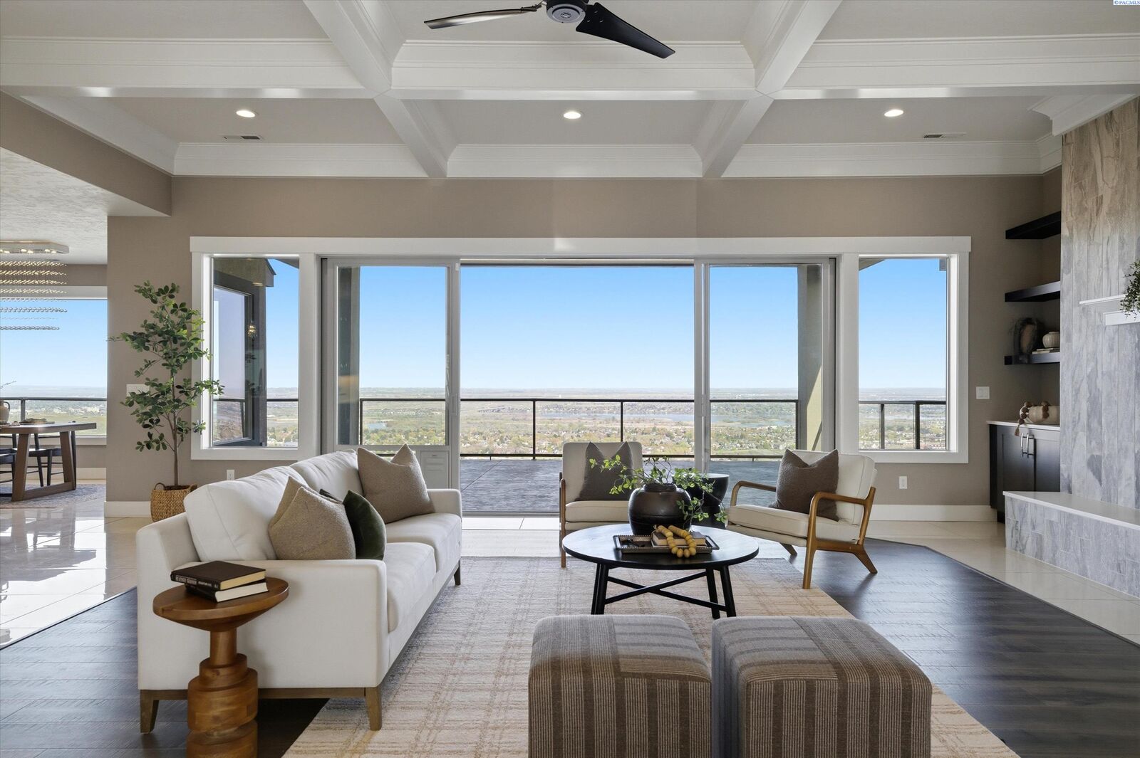 Property Photo:  2508 Falconcrest Loop  WA 99352 