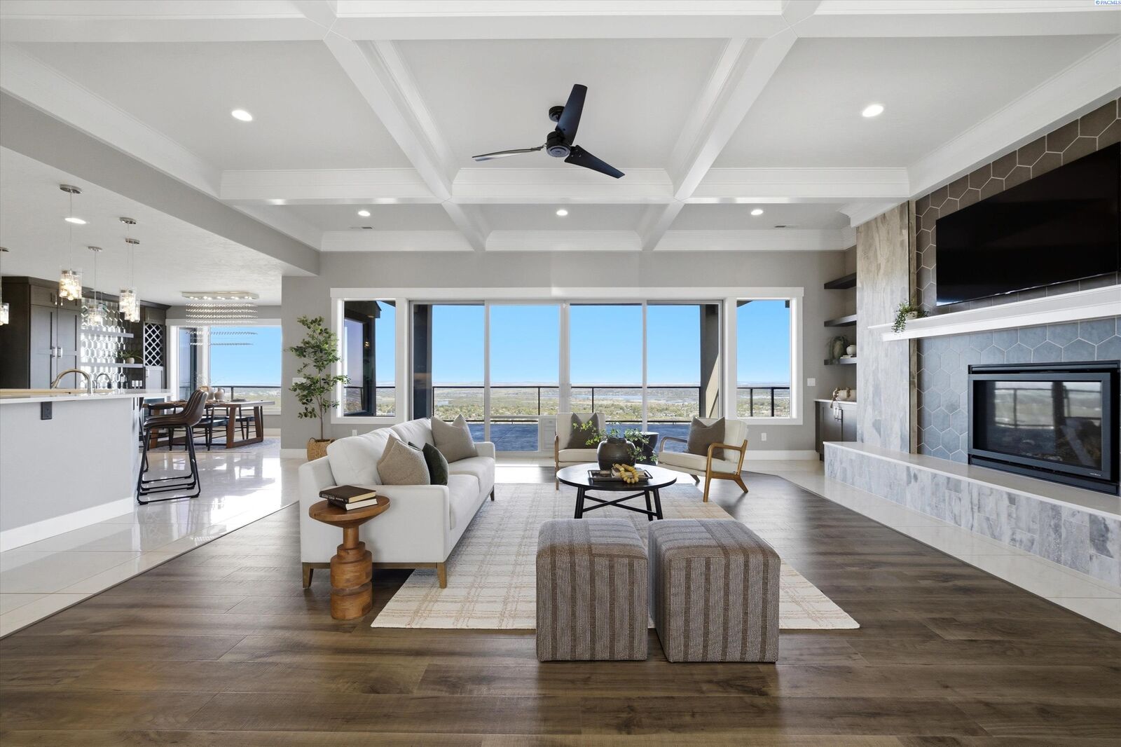 Property Photo:  2508 Falconcrest Loop  WA 99352 