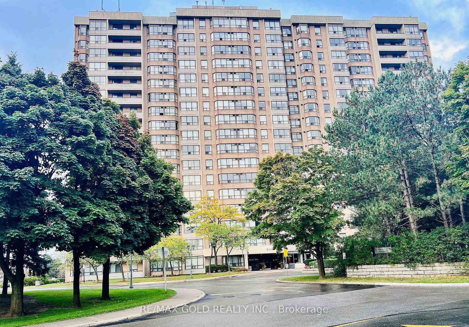 Property Photo: 10 Malta Avenue 1504 ON L6Y 4G6