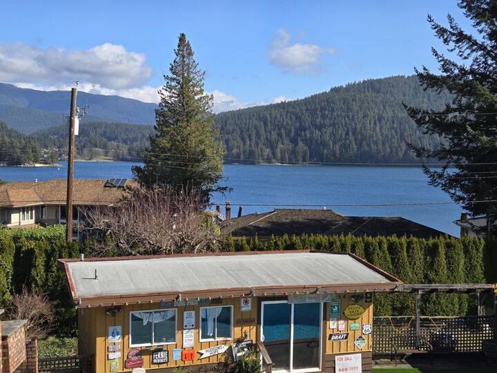 Property Photo: 534 Beachview Drive BC V7G 1P9