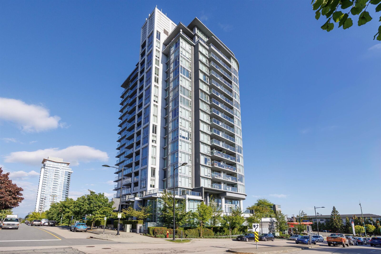 Property Photo: 958 Ridgeway Avenue 1006 BC V3K 0C5
