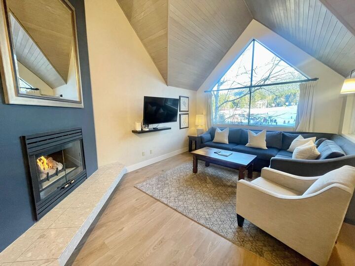Property Photo: 4293 Mountain Square Week 9 BC V8E 1B8