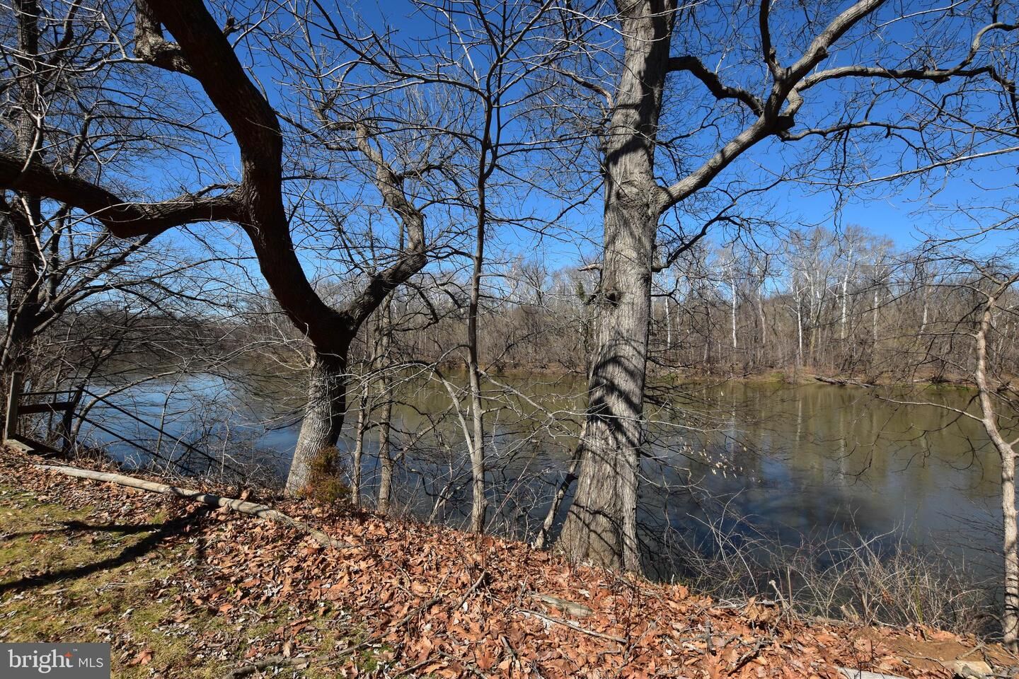 Property Photo:  19141 Youngs Cliff Road  VA 20165 