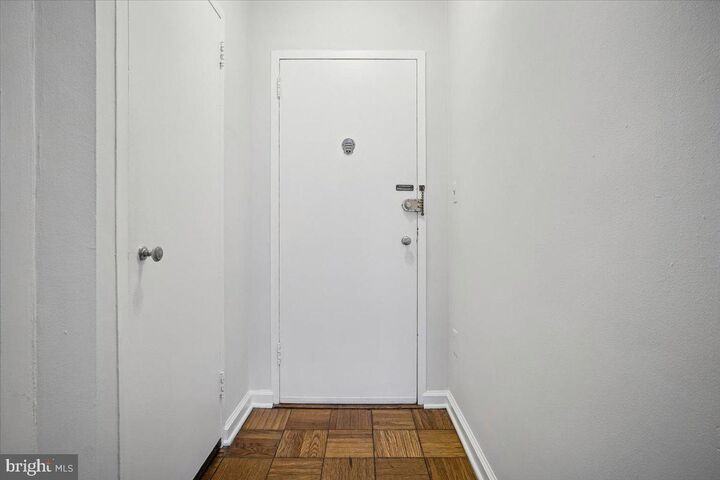 Property Photo:  1 Scott Circle NW 818  DC 20036 