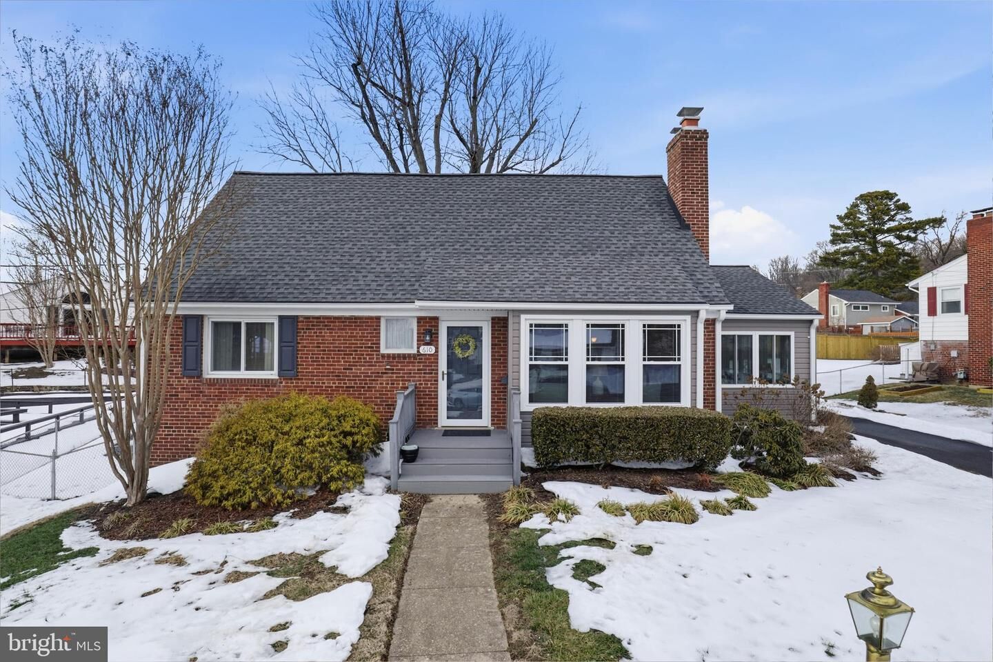 Property Photo:  610 N Owen Street  VA 22304 