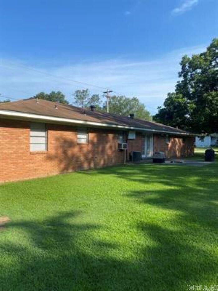 Property Photo:  1212 Donaghey Ave.  AR 72034 