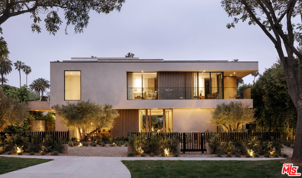 Property Photo:  510 N Alpine Dr  CA 90210 