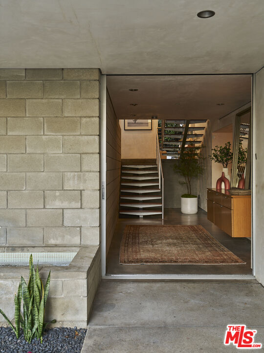 Property Photo:  2502 7th St  CA 90405 