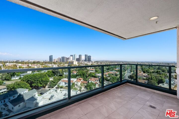 Property Photo:  10490 Wilshire Blvd  CA 90024 