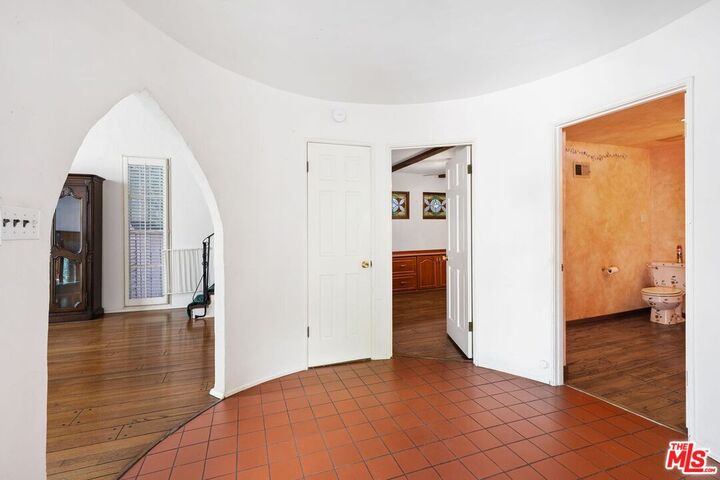 Property Photo:  443 S Peck Dr  CA 90212 