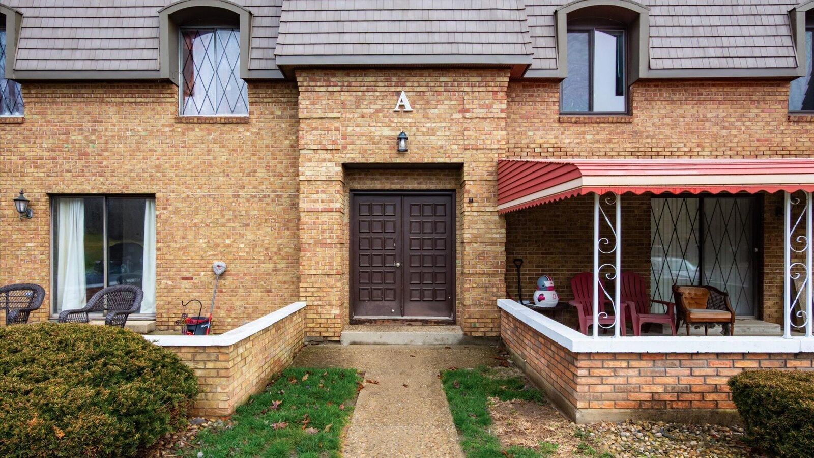 Property Photo:  625 Country Club Drive  OH 43055 