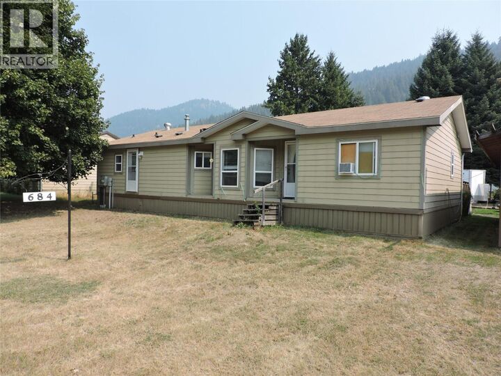 Property Photo: 684 Government Avenue North BC V0H 1J0