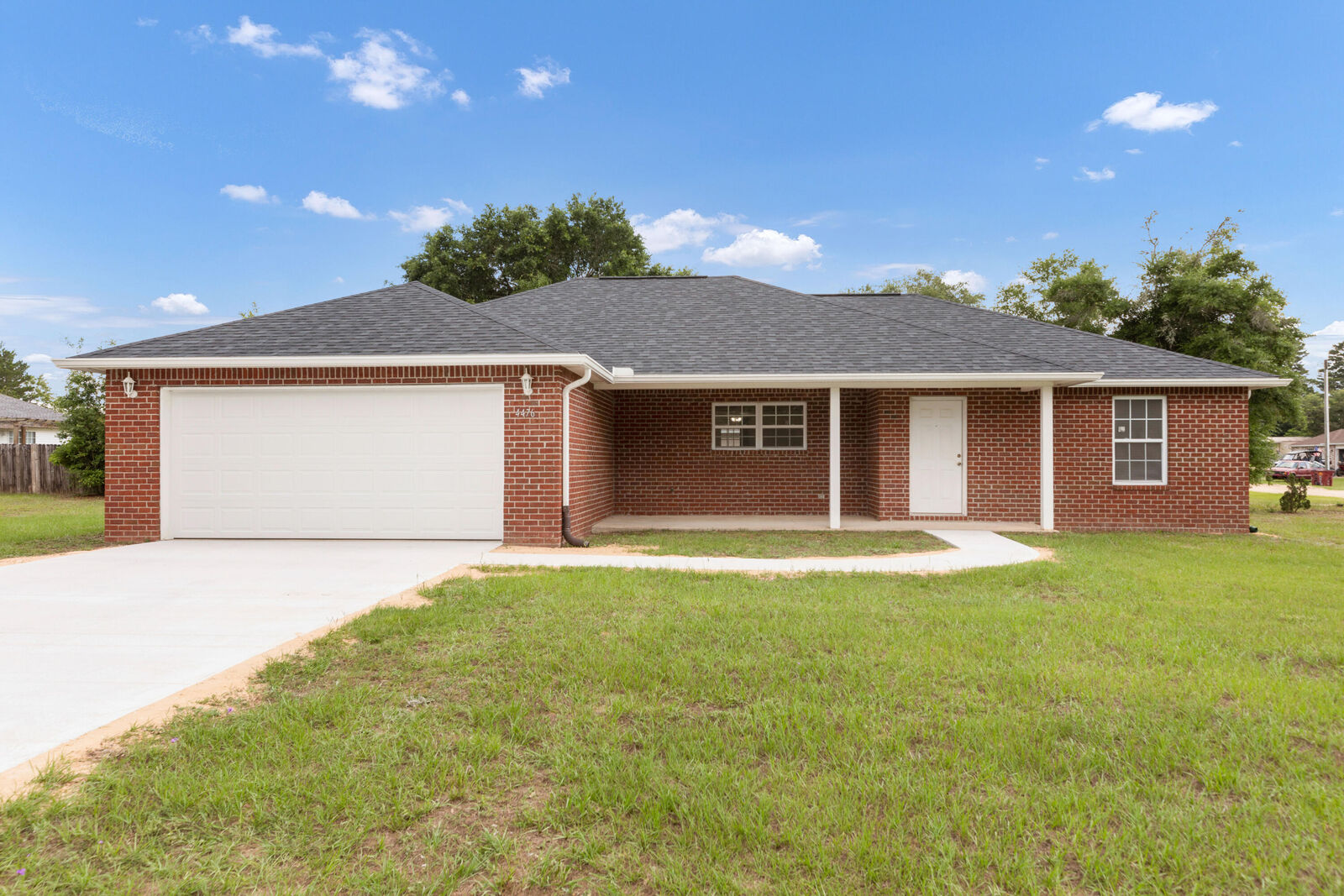 Property Photo: 4476 Goldfinch Way FL 32539