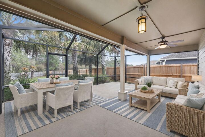 Property Photo:  2686 Hartman Court  FL 32566 