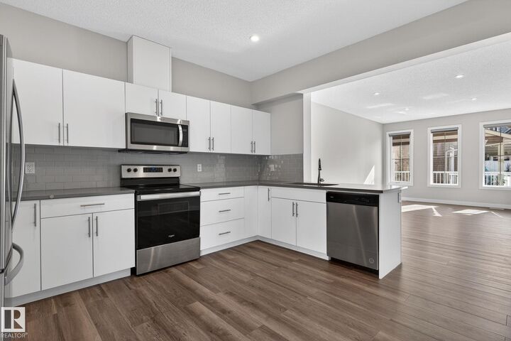 Property Photo:  1051 Graydon Hill Boulevard SW 45  AB T6W 3C8 