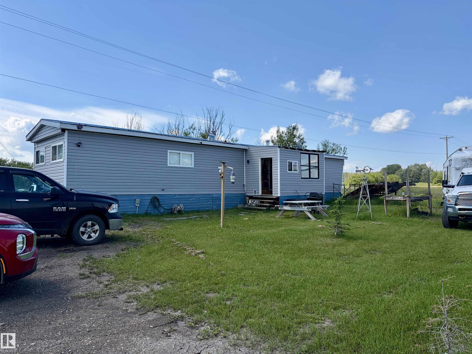 Property Photo: 218 Hwy 13 E AB T0C 0A0