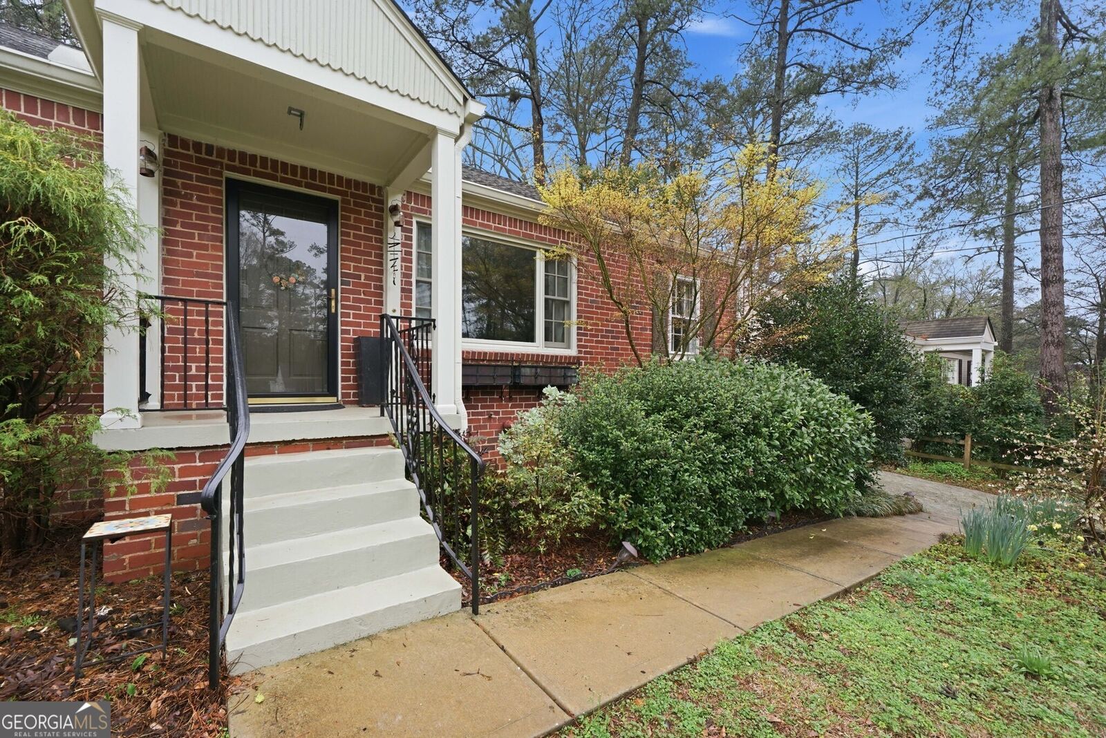 Property Photo:  1913 Westminster Way  GA 30307 