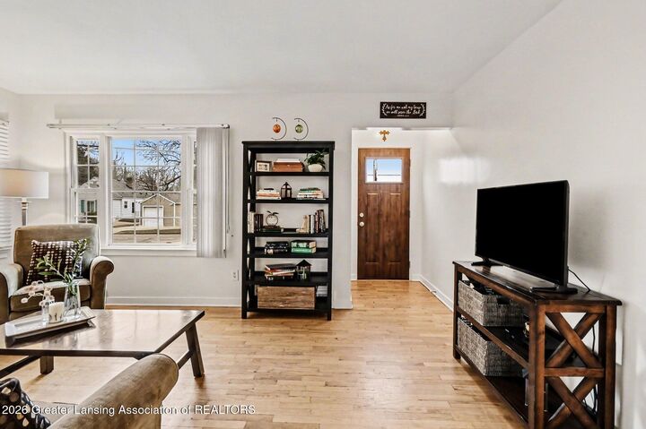 Property Photo:  2016 Pattengill Avenue  MI 48910 