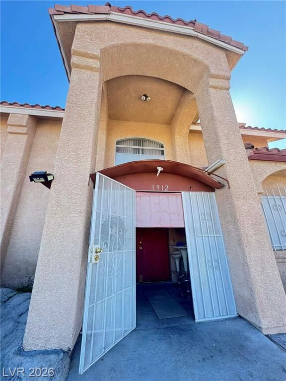 Property Photo:  1912 South Torrey Pines Drive  NV 89146 