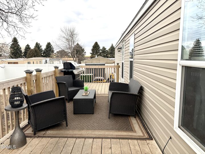 Property Photo:  4206 Patriot Drive  ND 58503 