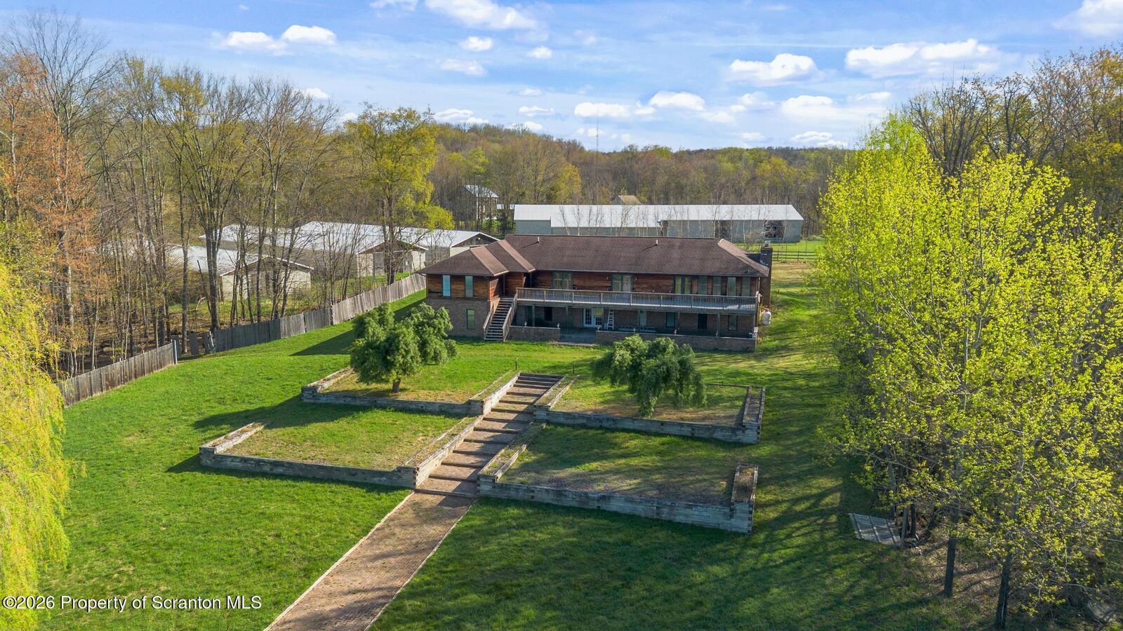 Property Photo:  434 Hemlock Road  PA 18472 