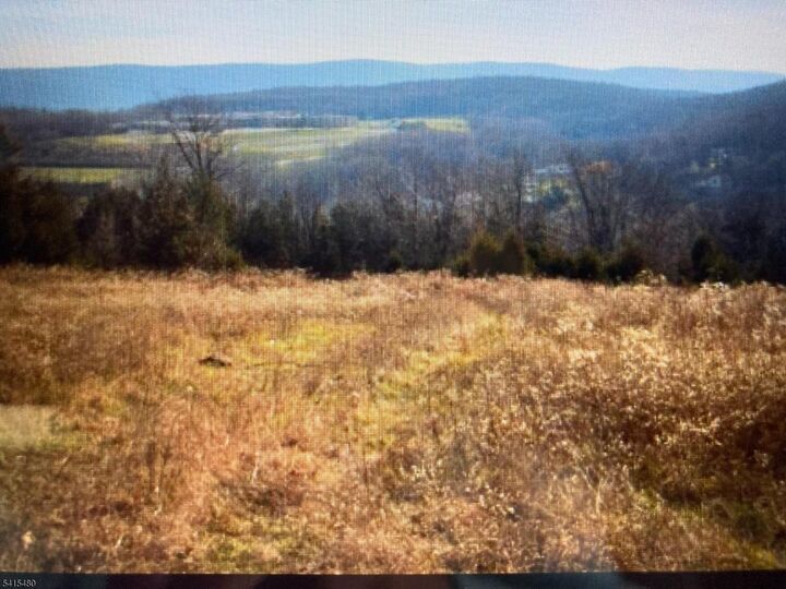 Property Photo:  2 Vernon View Dr West  NJ 07418 