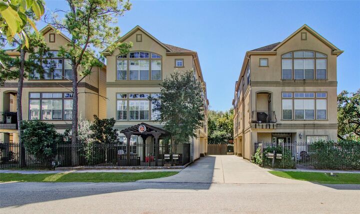 Property Photo: 4613 Floyd Street TX 77007