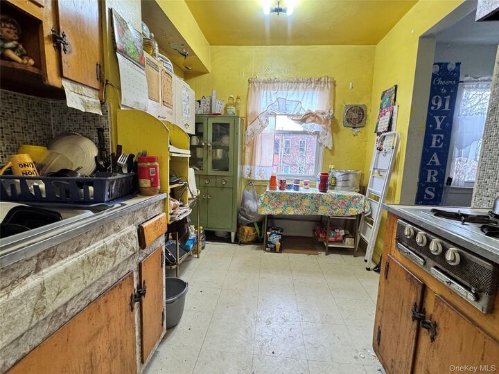 Property Photo:  946 E 215th Street  NY 10469 