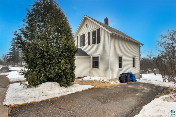 Property Photo:  4722 Oneida St  MN 55804 