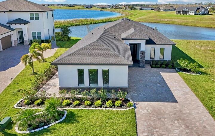 Property Photo: 224 Valencia Ridge Drive FL 33823