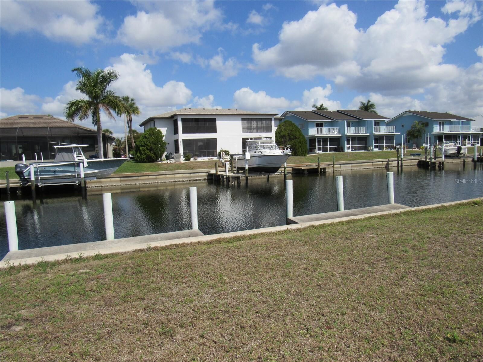 Property Photo:  2818 &Amp 2824 Magdalina Drive  FL 33950 