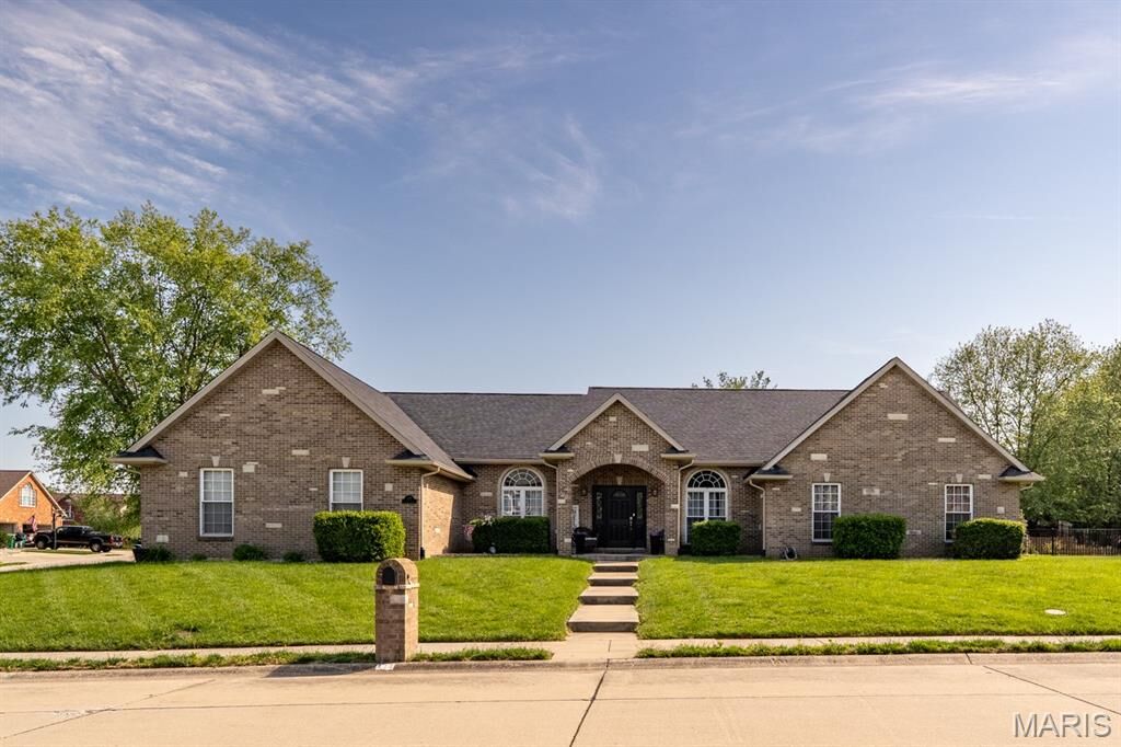 Property Photo: 117 Callaway Court IL 62269