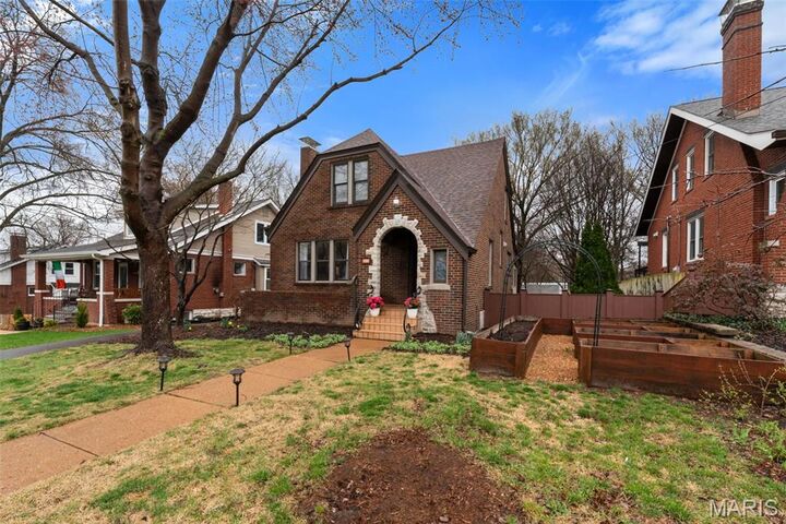 Property Photo: 334 Marion Avenue MO 63119