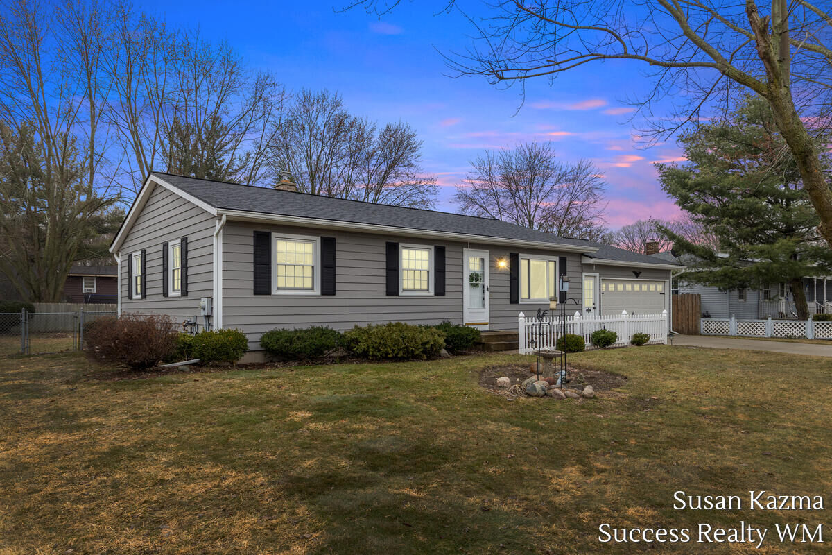 Property Photo:  1308 Brookridge SE  MI 49508 