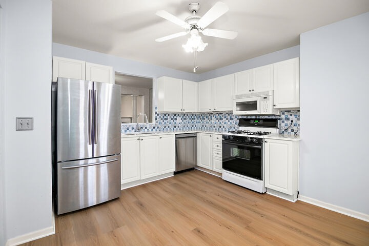 Property Photo:  104 Chesterfield Court 1  IL 60914 