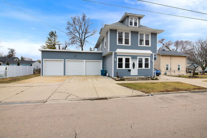 Property Photo:  605 Grove Street  IL 60505 