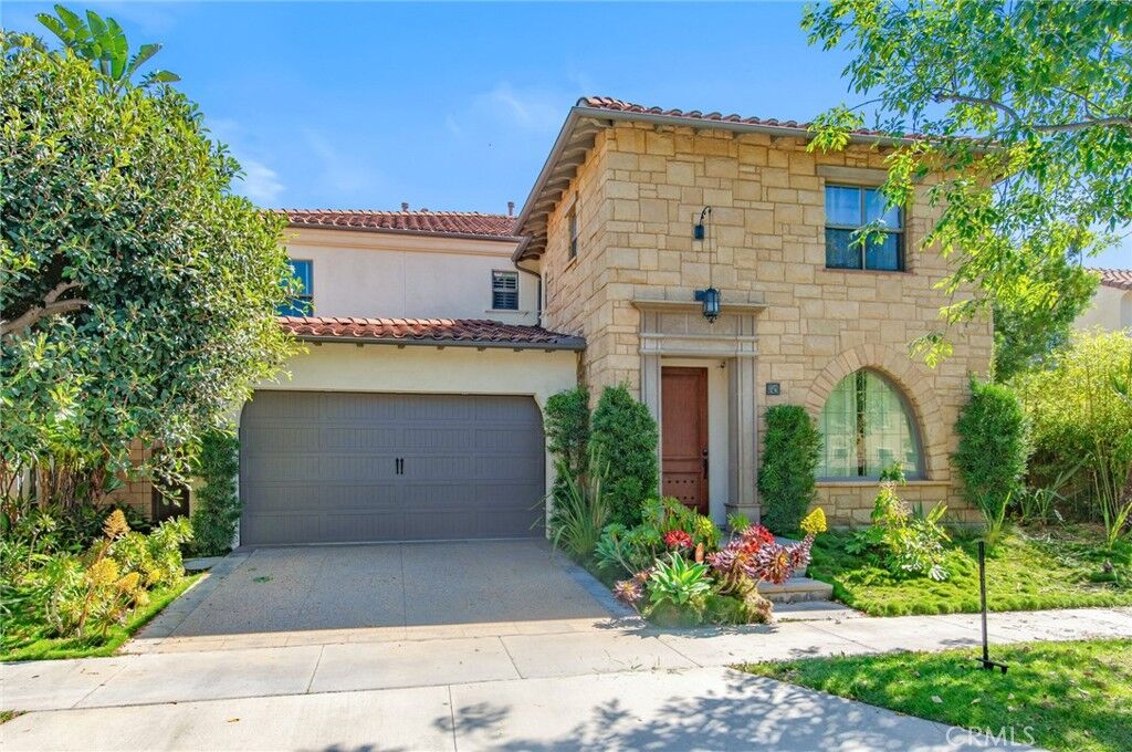 Property Photo:  60 Mapleton  CA 92620 