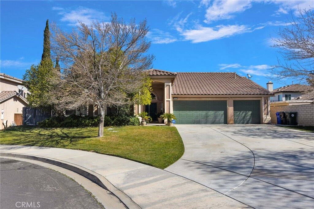 Property Photo:  14819 Grasshopper Court  CA 92394 