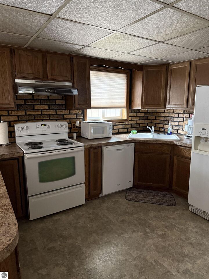 Property Photo:  505 Beech  MI 48763 