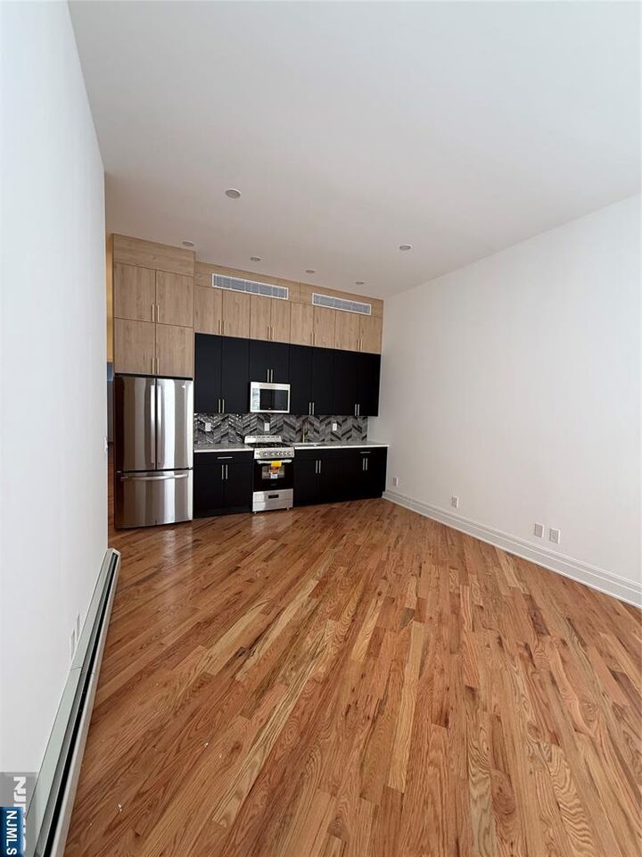 Property Photo:  695 Elm Street 1  NJ 07032 